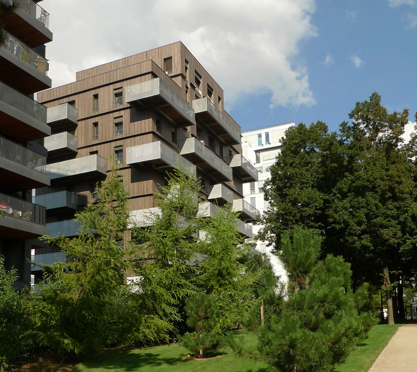 Immeuble en bois de 38 logements intermédiaires ©SEMAPA