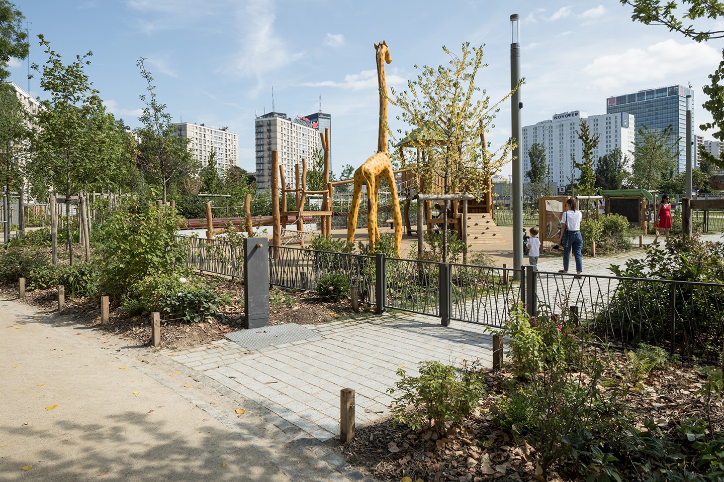 © Fano Candito / SEMAPA Le parc Aretha Franklin et ses jeux pour enfants