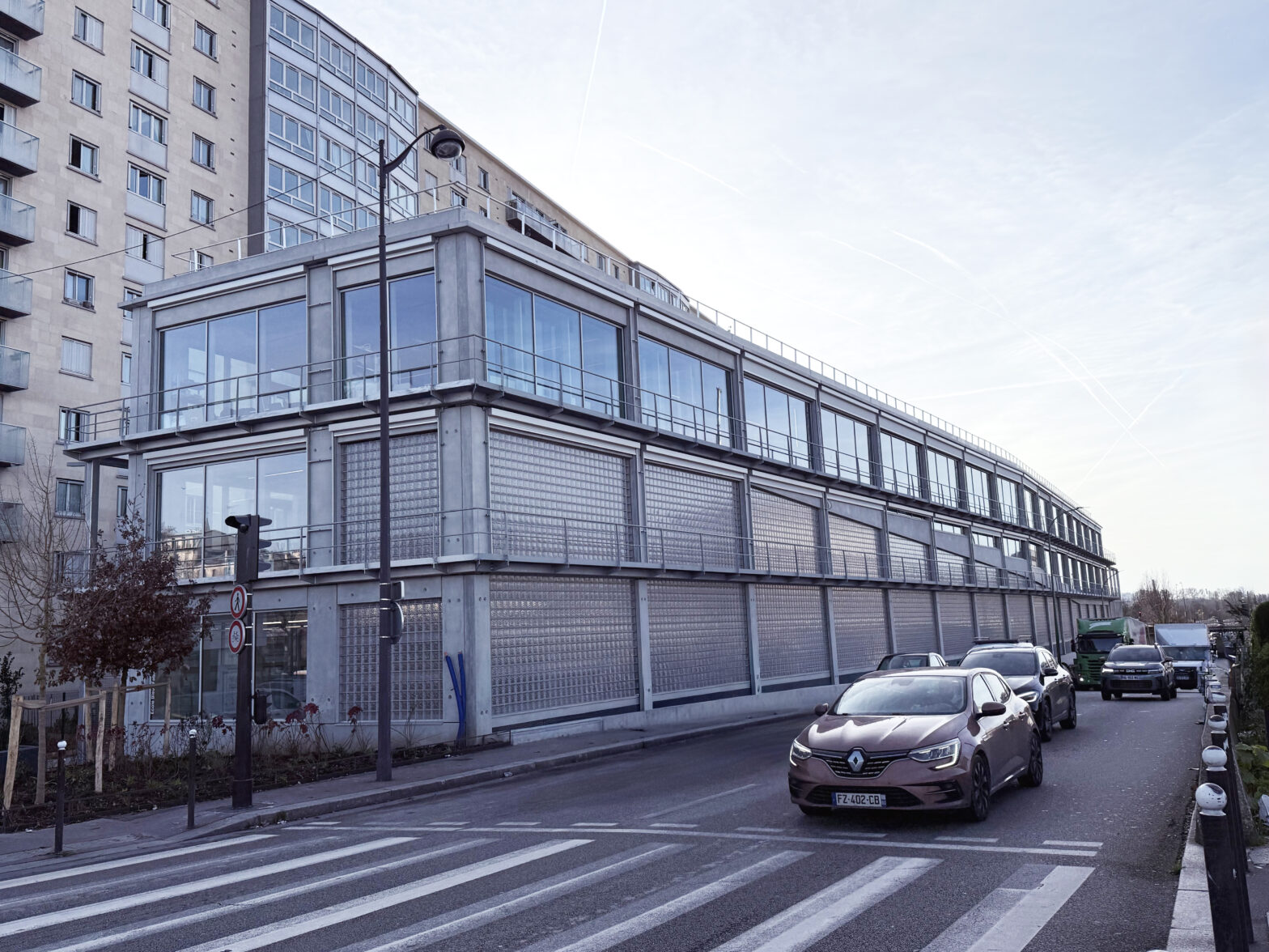 L'école Bleue, façade côté Périphérique